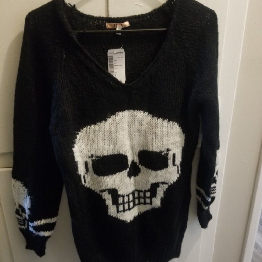 Skull sweater